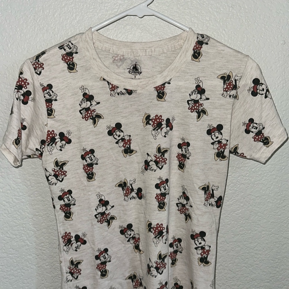 Disney Minnie Mouse shirt